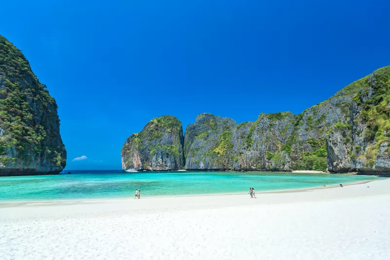 PRIVATE SPEEDBOAT CHARTERS TO PHI PHI ISLAND 2
