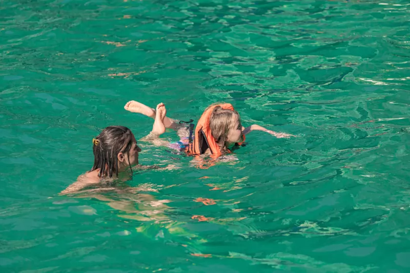 PRIVATE SPEEDBOAT CHARTERS TO PHI PHI ISLAND 2